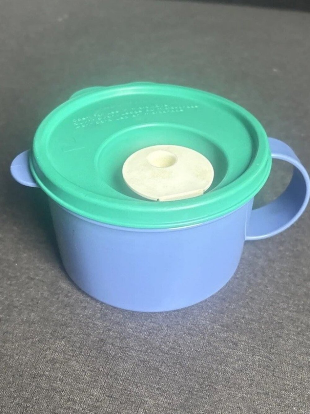 Tupperware 16oz Soup Mug Blue Green w/ White Seal Microwave Reheatable